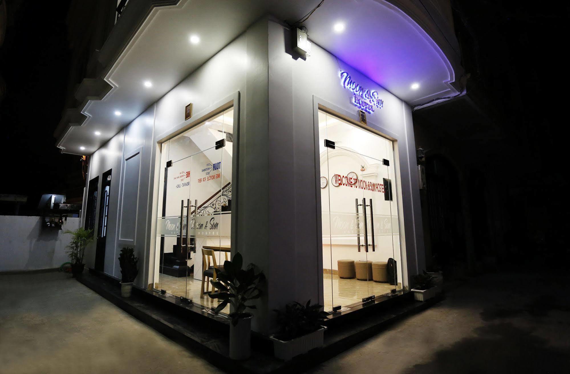 Moon & Sun Hotel Hue Exterior foto